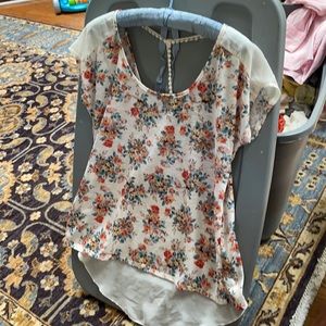 Bella D Top- NWOT, Size M
